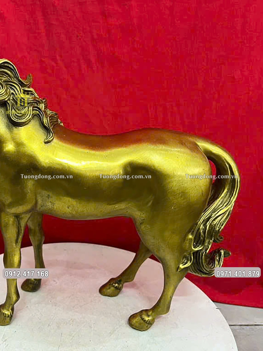 Từng họa tiết hoa văn được chạm khắc sắc nét